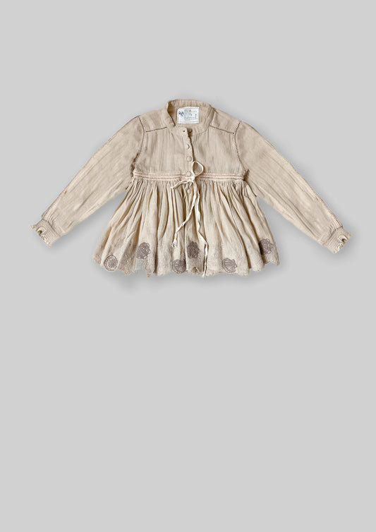 Front Off-white top with full sleeves and lace detail with shell-inspired lace details