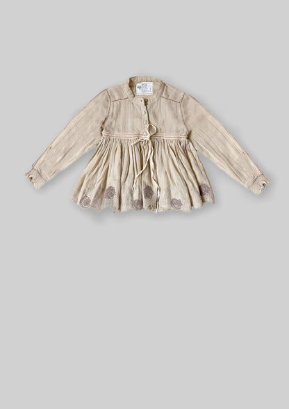 Front Off-white top with full sleeves and lace detail with shell-inspired lace details 